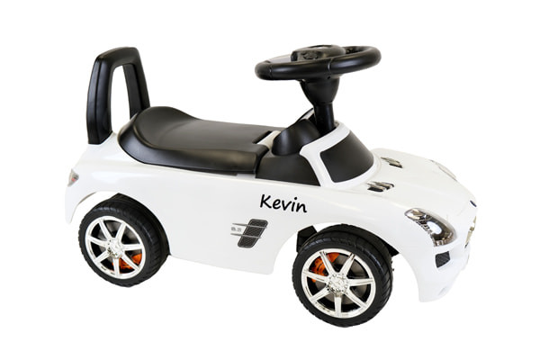 Plak ze aan beide zijdes van de loopauto