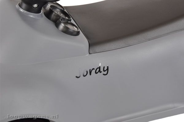 Maak je auto nog persoonlijker met deze leuke naamsticker.