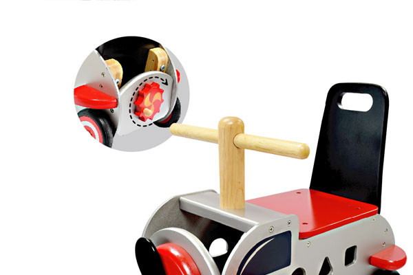 Met draaiende onderdelen.