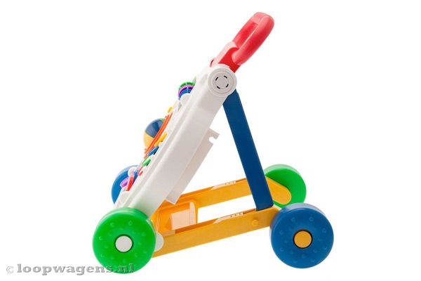 Kleurrijke Fisher-Price loopwagen.