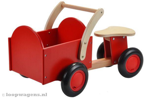 De zadelhoogte is 23,5 cm.