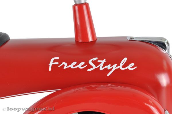 Mooie witte letters Free Style.